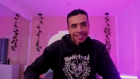 Snapshot of muscle_scott chatting on 11.02.25 muscle scott online show from 11.02.25