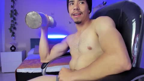 Snapshot of muscle_scott chatting on 01.05.26 muscle scott online show from 01.05.26