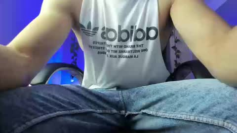 Snapshot of muscle_scott chatting on 01.10.26 muscle scott online show from 01.10.26