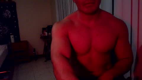 Snapshot of musclebottom21 chatting on 10.08.25 STUP MUSCLE online show from 10.08.25