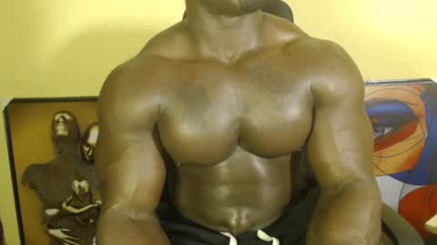 musclegod23 online show from 03.12.25