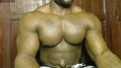 musclegod23 online show from 09.14.25