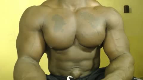 musclegod23 online show from 10.17.25