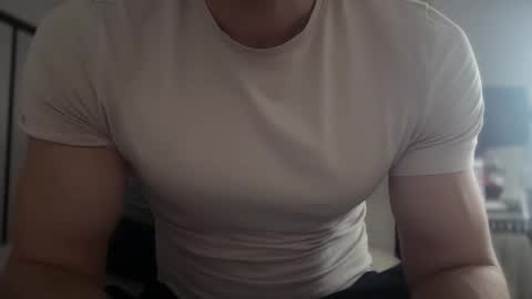 Snapshot of musclehair3 chatting on 05.03.26 musclehair3 online show from 05.03.26
