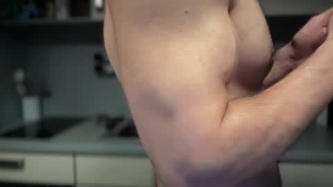 Snapshot of musclehair3 chatting on 05.08.26 musclehair3 online show from 05.08.26