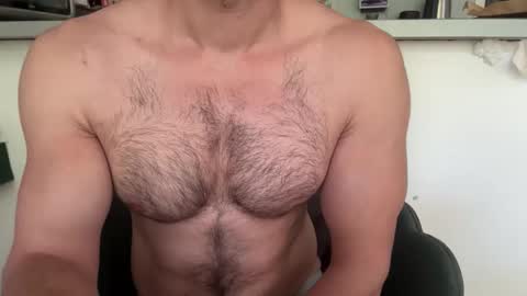 Snapshot of musclehair3 chatting on 05.26.26 musclehair3 online show from 05.26.26