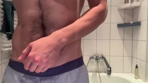 Snapshot of musclehair3 chatting on 06.05.26 musclehair3 online show from 06.05.26