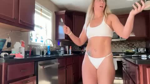 musclemommy92 online show from 10.08.25