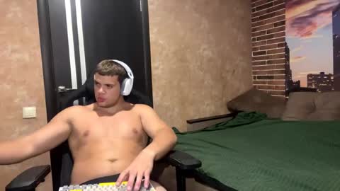 Snapshot of musclephantom chatting on 06.07.26 Egor online show from 06.07.26