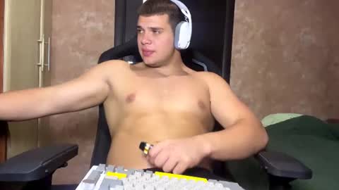 Snapshot of musclephantom chatting on 07.01.26 Egor online show from 07.01.26