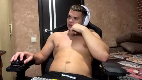 Snapshot of musclephantom chatting on 07.15.26 Egor online show from 07.15.26