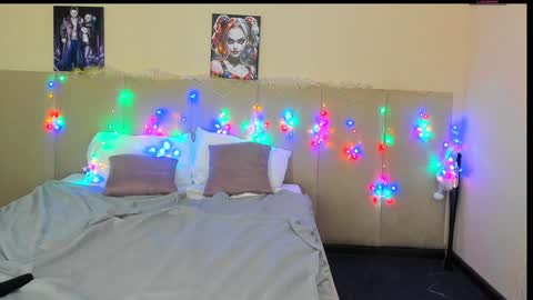 Snapshot of musclexxxbarbie chatting on 01.12.25 Eva online show from 01.12.25