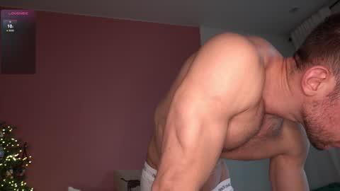 Snapshot of muscularfriend chatting on 01.30.25 Ivan online show from 01.30.25