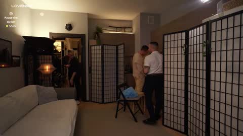 Snapshot of muscularfriend chatting on 10.02.25 Ivan online show from 10.02.25