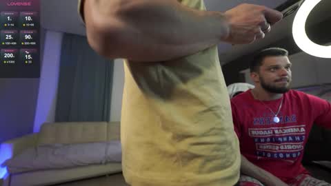 Snapshot of muscularfriend chatting on 10.10.25 Ivan online show from 10.10.25