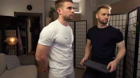 Snapshot of muscularfriend chatting on 11.25.25 Ivan online show from 11.25.25