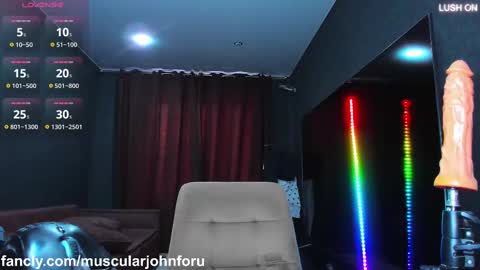 Snapshot of muscularjohnforu chatting on 02.20.25 click icon for peach online show from 02.20.25