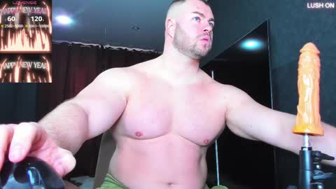 Snapshot of muscularjohnforu chatting on 03.10.25 click icon for peach online show from 03.10.25