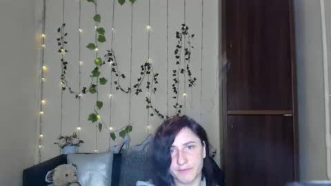 Jeneva online show from 04.18.26