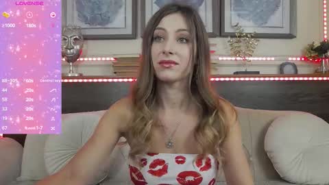 Luna  online show from 11.16.25