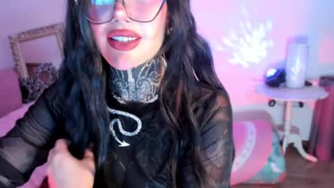 Snapshot of musedreams chatting on 02.15.25 blackmuse online show from 02.15.25