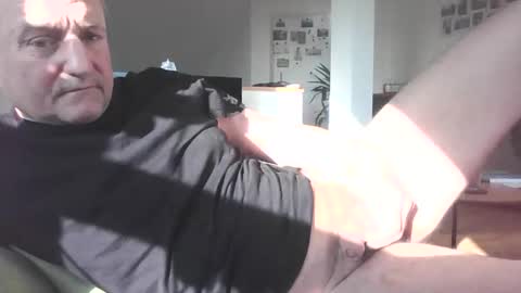 nobuddy online show from 03.10.25