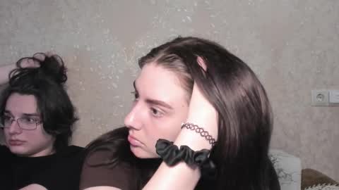 Snapshot of muuur_love chatting on 03.26.26 cute couple online show from 03.26.26