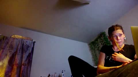 ghost mantis online show from 04.28.26