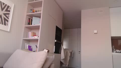 Hannah  welcome  online show from 02.21.25