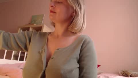 Hannah  welcome  online show from 09.15.25