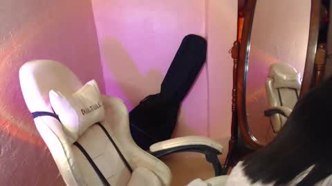 Snapshot of my_love_andi chatting on 10.04.25 Its me Andi online show from 10.04.25