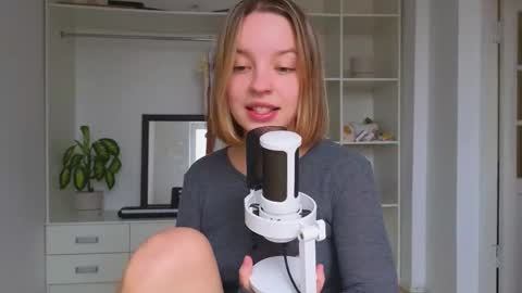  MIA  I will be here Monday Wednesday Thursday Saturday online show from 09.30.25