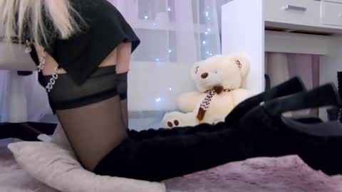 Snapshot of my_polina chatting on 05.16.26 Poli online show from 05.16.26