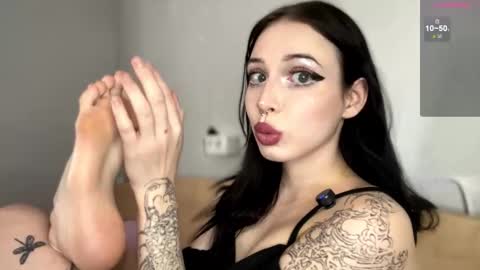 Snapshot of myafmaa chatting on 09.11.25 Viola online show from 09.11.25