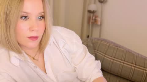 Snapshot of myassistant chatting on 01.04.25 Mya-be Yours P online show from 01.04.25