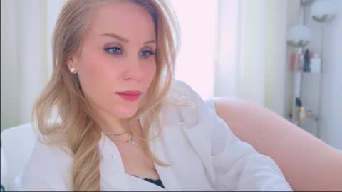 Snapshot of myassistant chatting on 02.19.25 Mya-be Yours P online show from 02.19.25