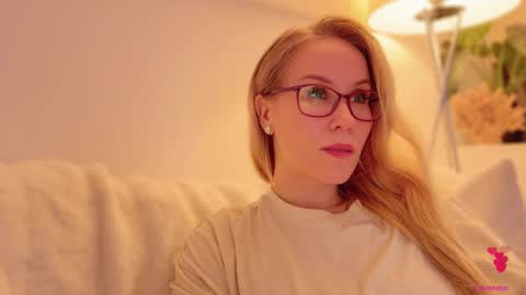 Snapshot of myassistant chatting on 11.04.25 Mya-be Yours P online show from 11.04.25