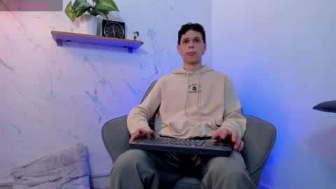 Snapshot of mykelcano chatting on 10.09.25 Mykel online show from 10.09.25