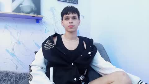 Snapshot of mykelcano chatting on 11.08.25 Mykel online show from 11.08.25