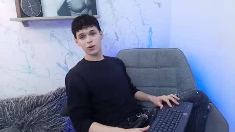 Snapshot of mykelcano chatting on 11.11.25 Mykel online show from 11.11.25