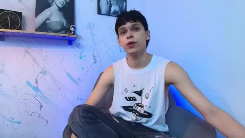 Snapshot of mykelcano chatting on 11.16.25 Mykel online show from 11.16.25