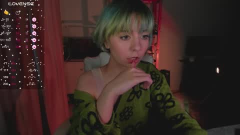 Snapshot of mylaweb chatting on 04.29.26 MylaFlores online show from 04.29.26