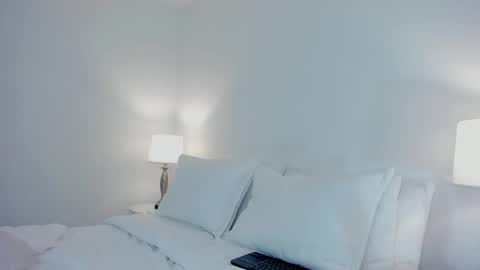 Myle online show from 10.14.25