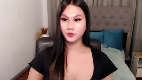 Lovely Luisa online show from 12.20.25