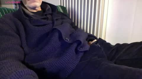 Bi sexy guy lovense hush is on private is open or password show tip if you like. online show from 01.29.25