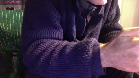 Bi sexy guy lovense hush is on private is open or password show tip if you like. online show from 02.01.25