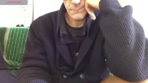 Bi sexy guy lovense hush is on private is open or password show tip if you like. online show from 02.21.25