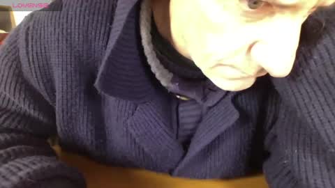 Bi sexy guy lovense hush is on private is open or password show tip if you like. online show from 02.22.25