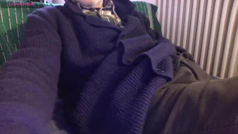 Bi sexy guy lovense hush is on private is open or password show tip if you like. online show from 03.01.25