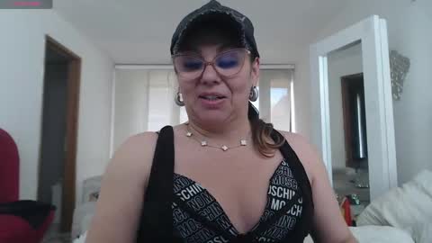 Snapshot of myrnasexxx chatting on 05.09.26 Myrna Sessions online show from 05.09.26